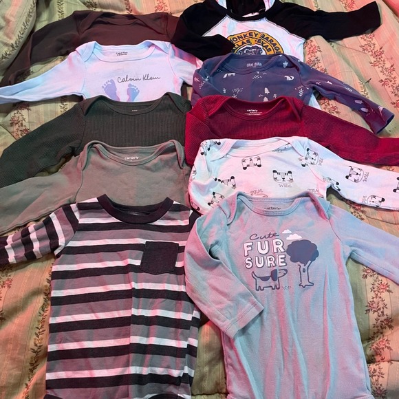 Boy Clothing Lot Carters Calvin Klein Bodysuits Joggers Sleepers 6 9 12 M 85 pcs - Picture 4 of 14